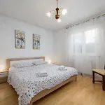 Inteuro * Porec