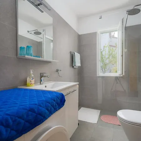 Apartment Inteuro *